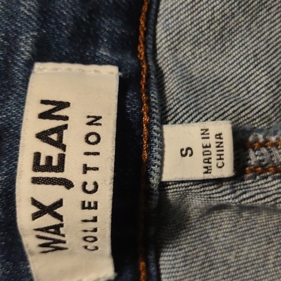 High Waisted 5 Pocket Frayed Hem Denim Shorts - Picture 8 of 9